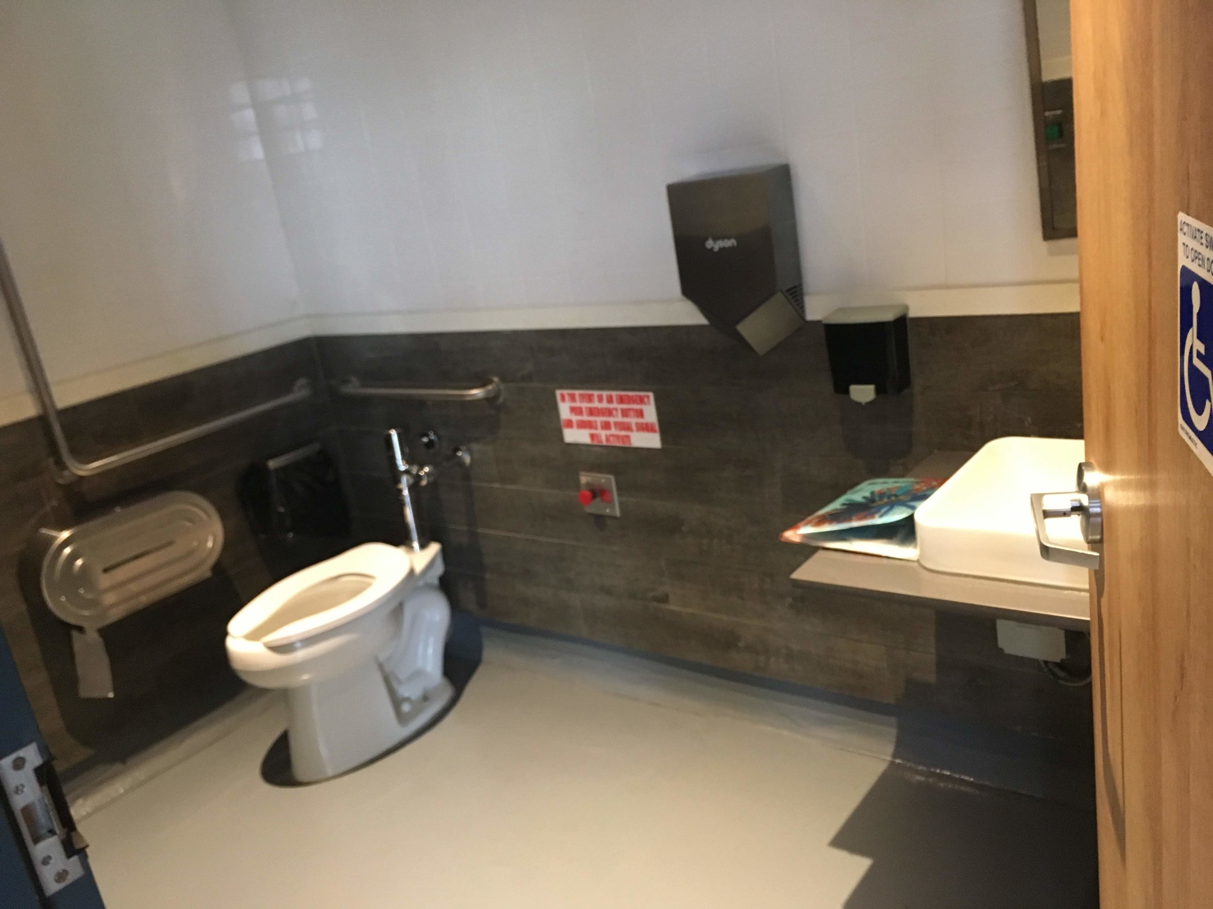 Picture of accessible washroom at Burgers Park