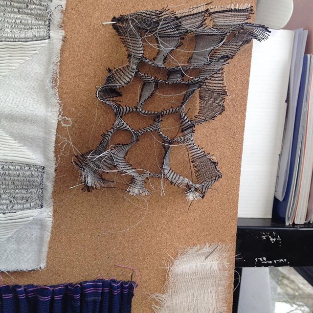 Silly experiments #experiment #layers #weave #3dweaving #future #textiles #structure