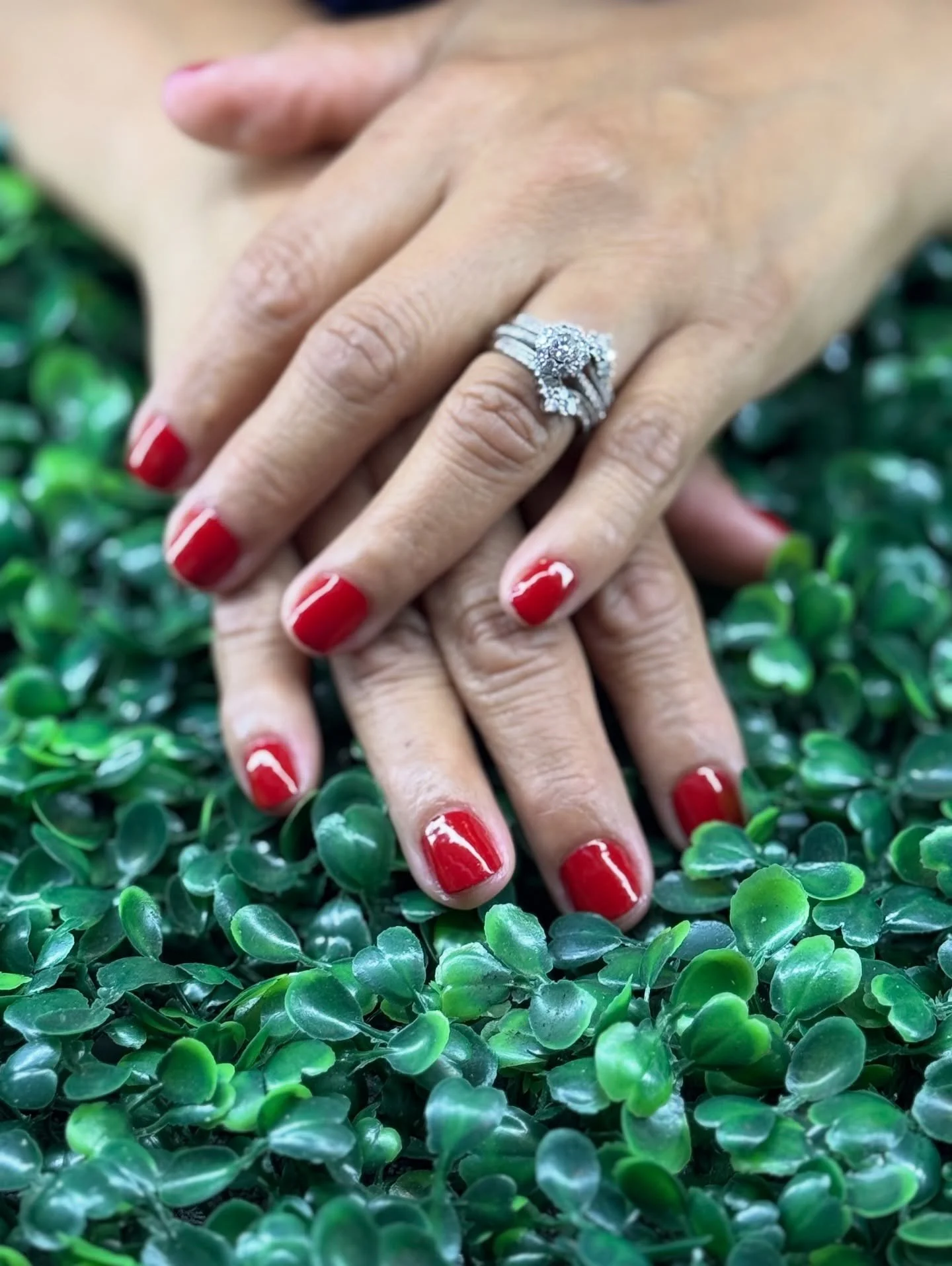 Ruby Red Nails ❤️ No Chip Manicure by YiYi 
&bull;
&bull;
&bull;
#nochipmanicure #gelmanicure #nails #nailtechnician #nochipmanicure #gelishmanicure #nailtechnician #nails #nailart
#BurrRidge #LaGrange #Highlands #Hinsdale #IndianHeadParkil #countrys