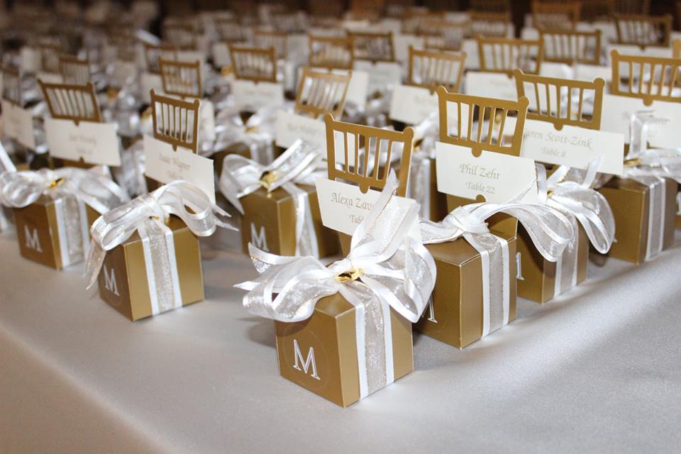 Yes, those are place cards which are actually mini chair Jordan almond boxes with a bow LOL