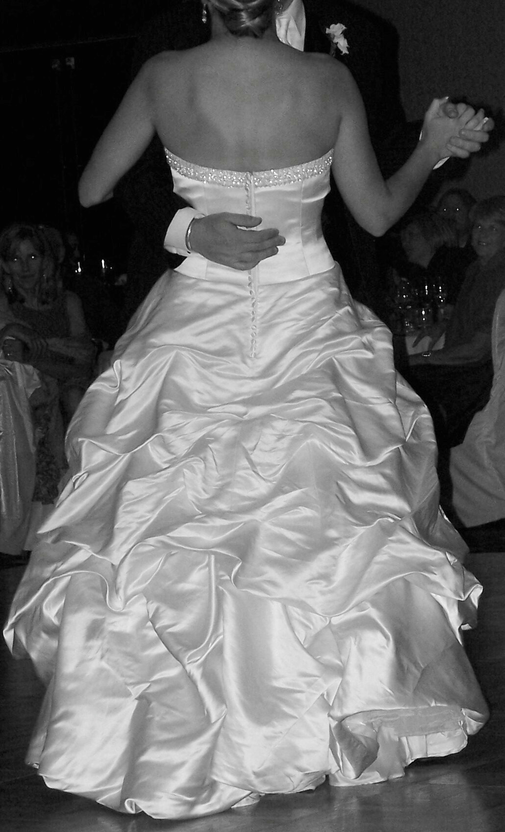 Allison & James' first dance at 7:53pm on September 15, 2007 (digital photo embeds it LOL)
