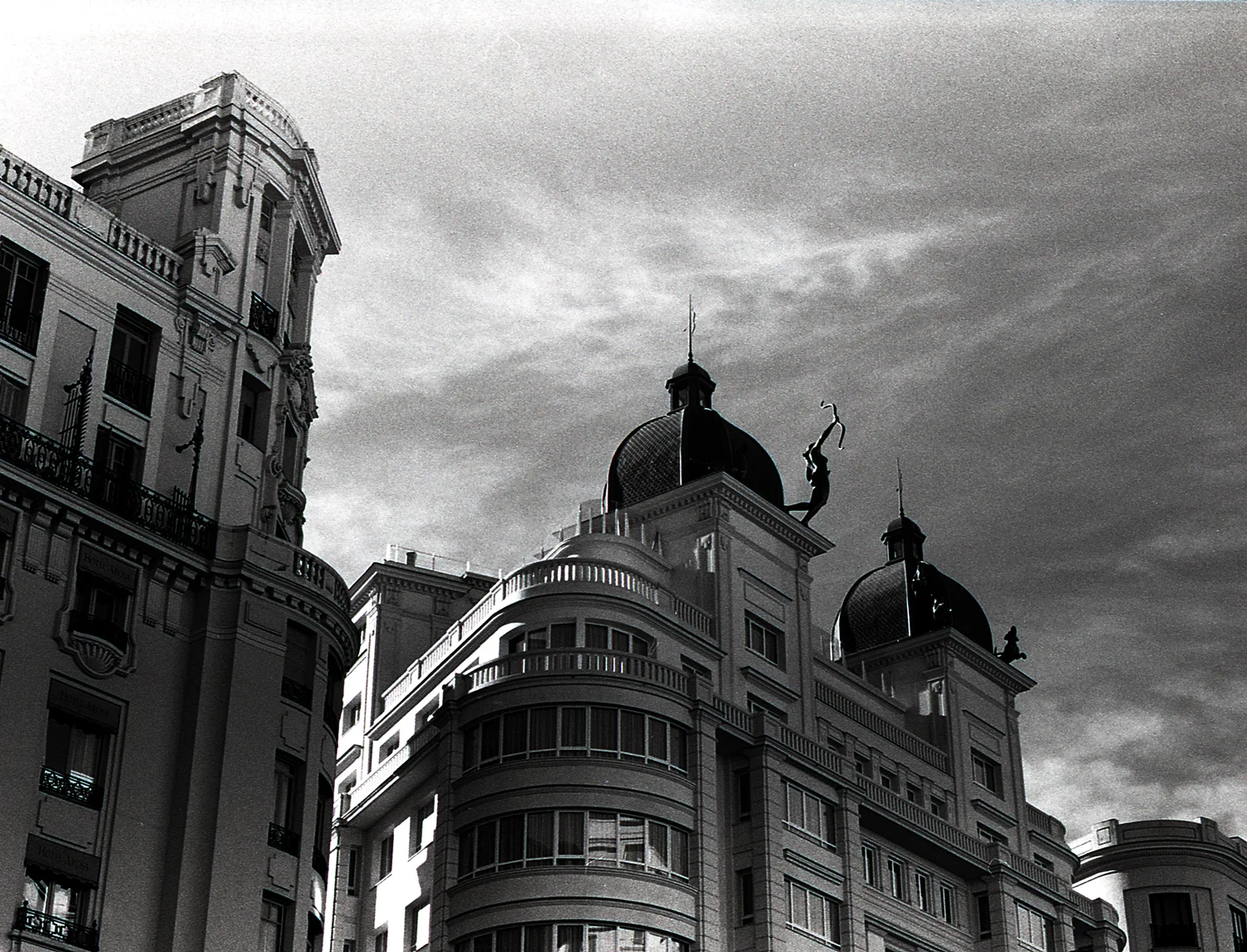 img051.jpg
