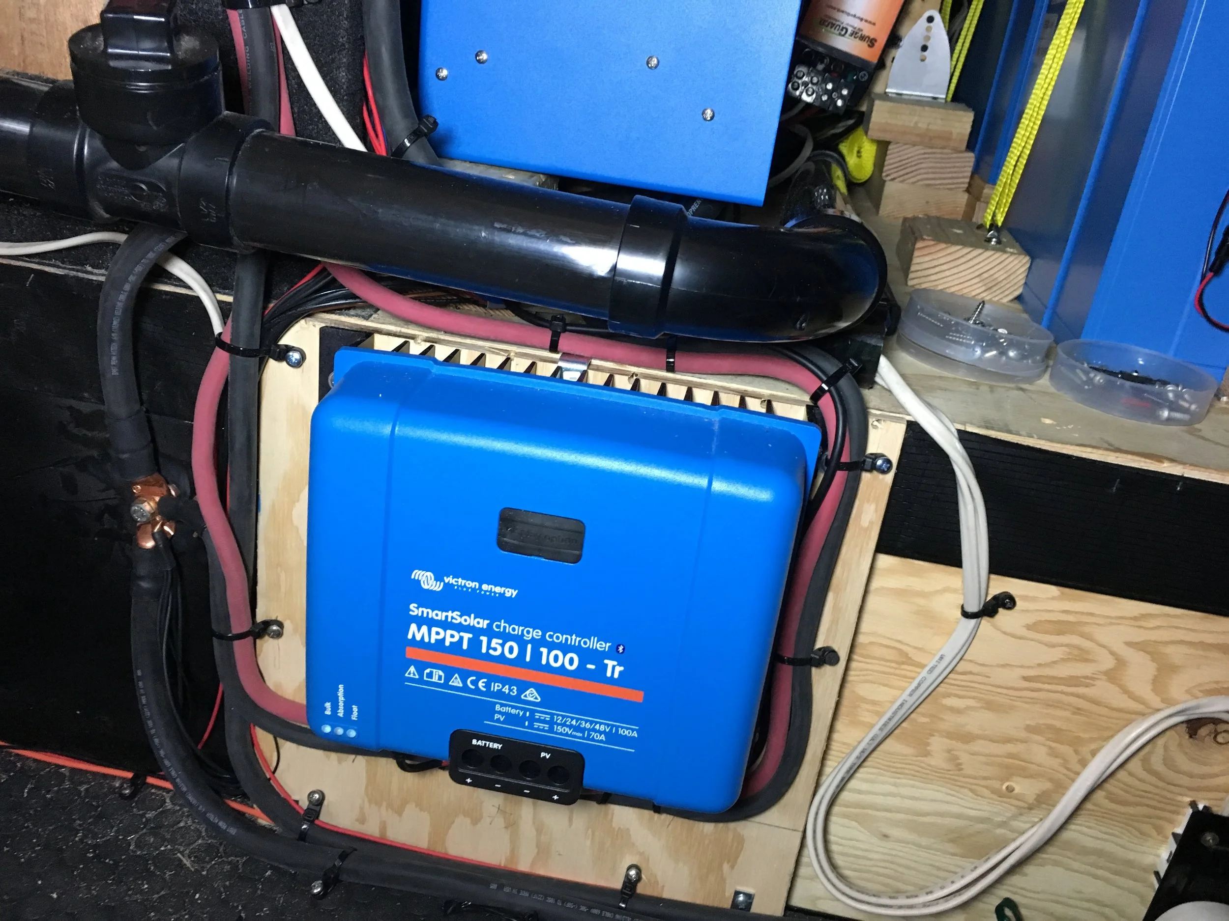 Victron Blue Solar MPPT 150|100 charge controller