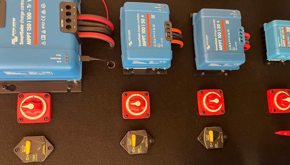 How to Select the Right Charge Controller for Your Solar Array