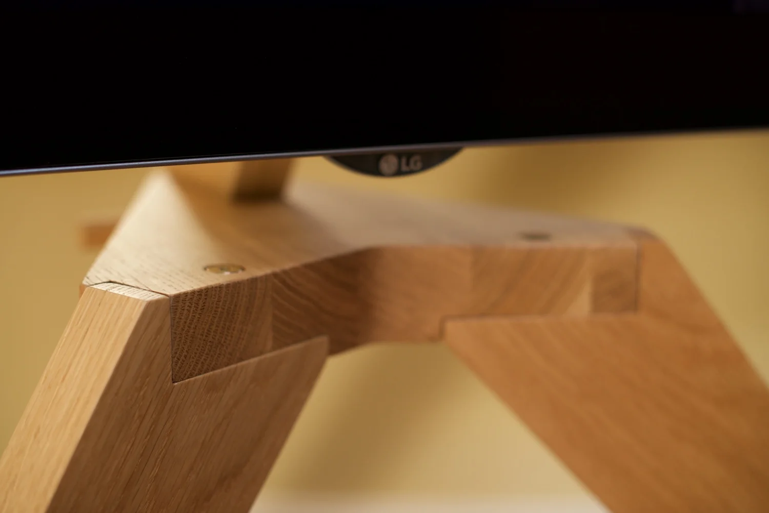 Vogel's NEXT OP1 TV floor stand