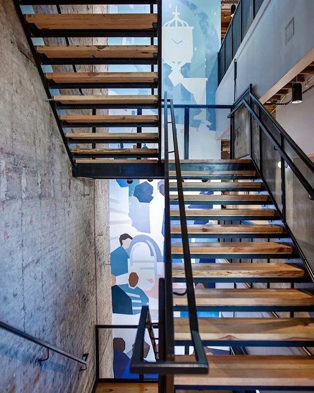 The staircase in the new Gather building has made it challenging to take pics, but I love that it makes the viewer interact with the mural in bits and pieces. It satisfies the same itch that makes me want to chop up old paintings. ✂️ Great photo by @