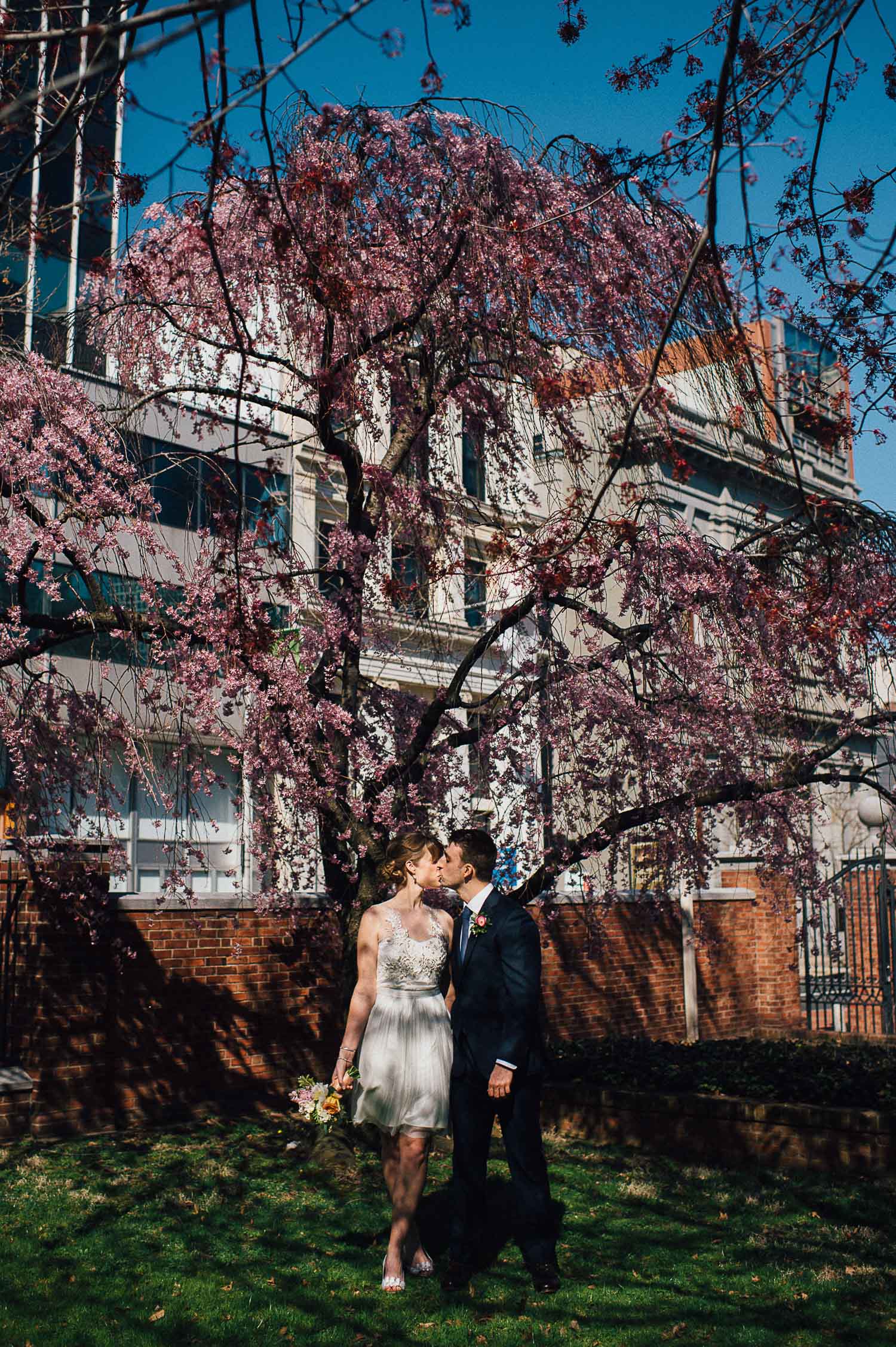 ninalilyphoto-oldcity-paperboxstudios-philadelphiawedding032.jpg