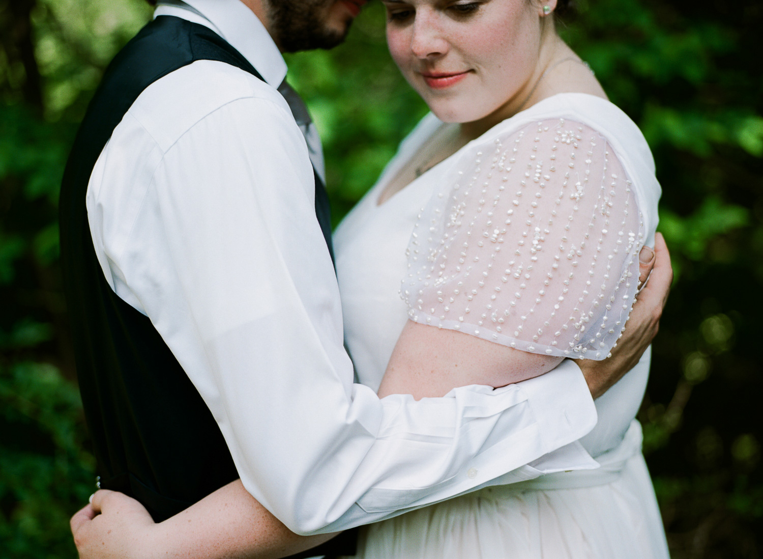 ninalilyphoto-alpenhof-philadelphia-elopement-036.jpg