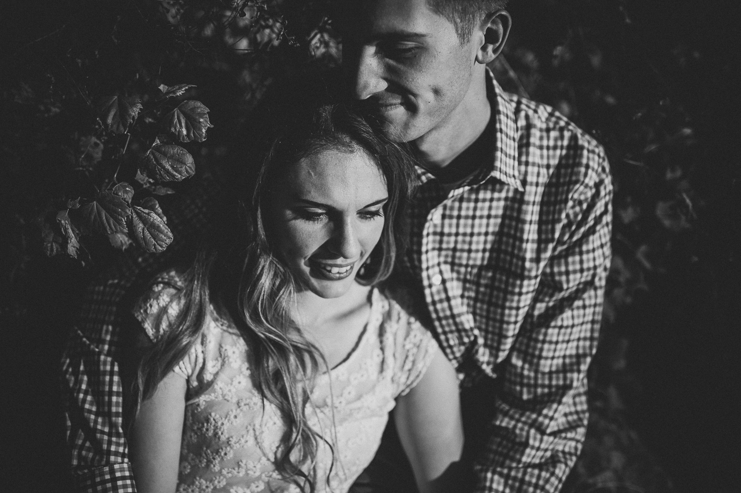 14ninalilyphoto-delawareriver-engagement.jpg