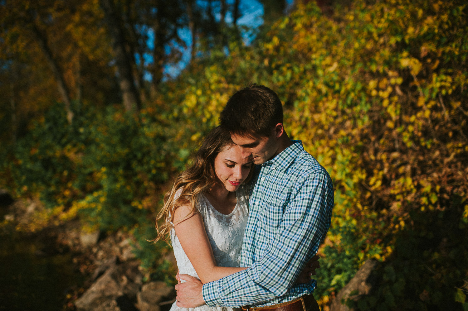 16ninalilyphoto-delawareriver-engagement.jpg