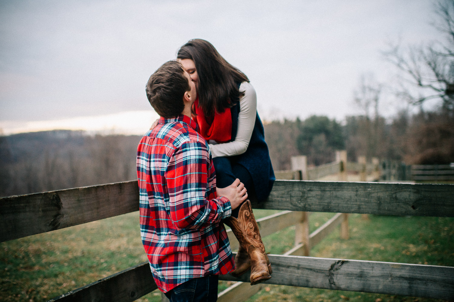 ninalilyphoto-hiddenvalleyfarm-engagement32.jpg