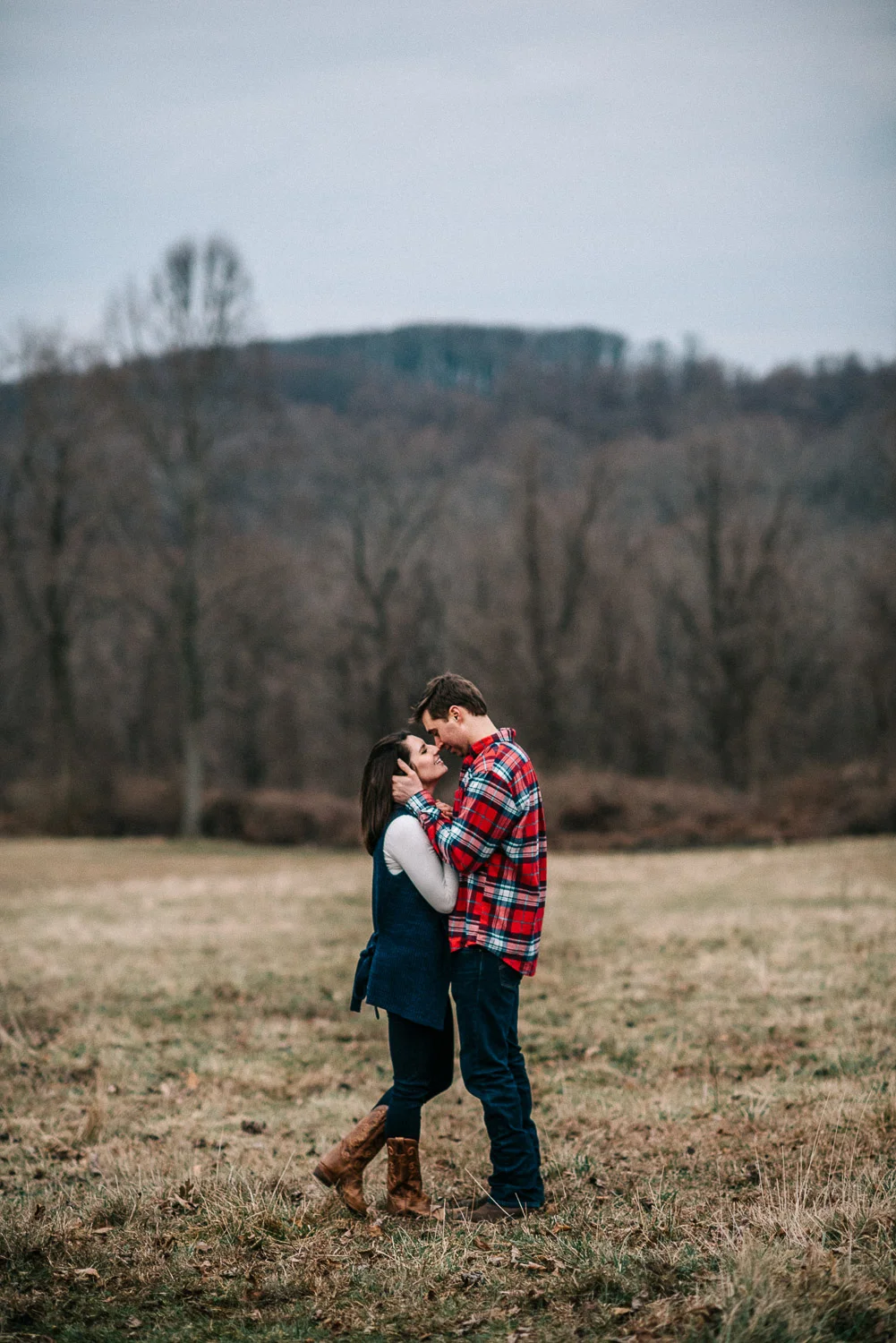 ninalilyphoto-hiddenvalleyfarm-engagement40.jpg
