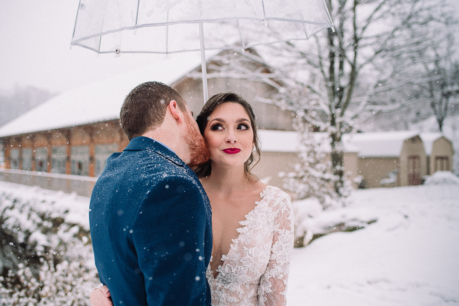 054ninalilyphoto-kahnblog-glasberninn-lehighvalleywedding.jpg