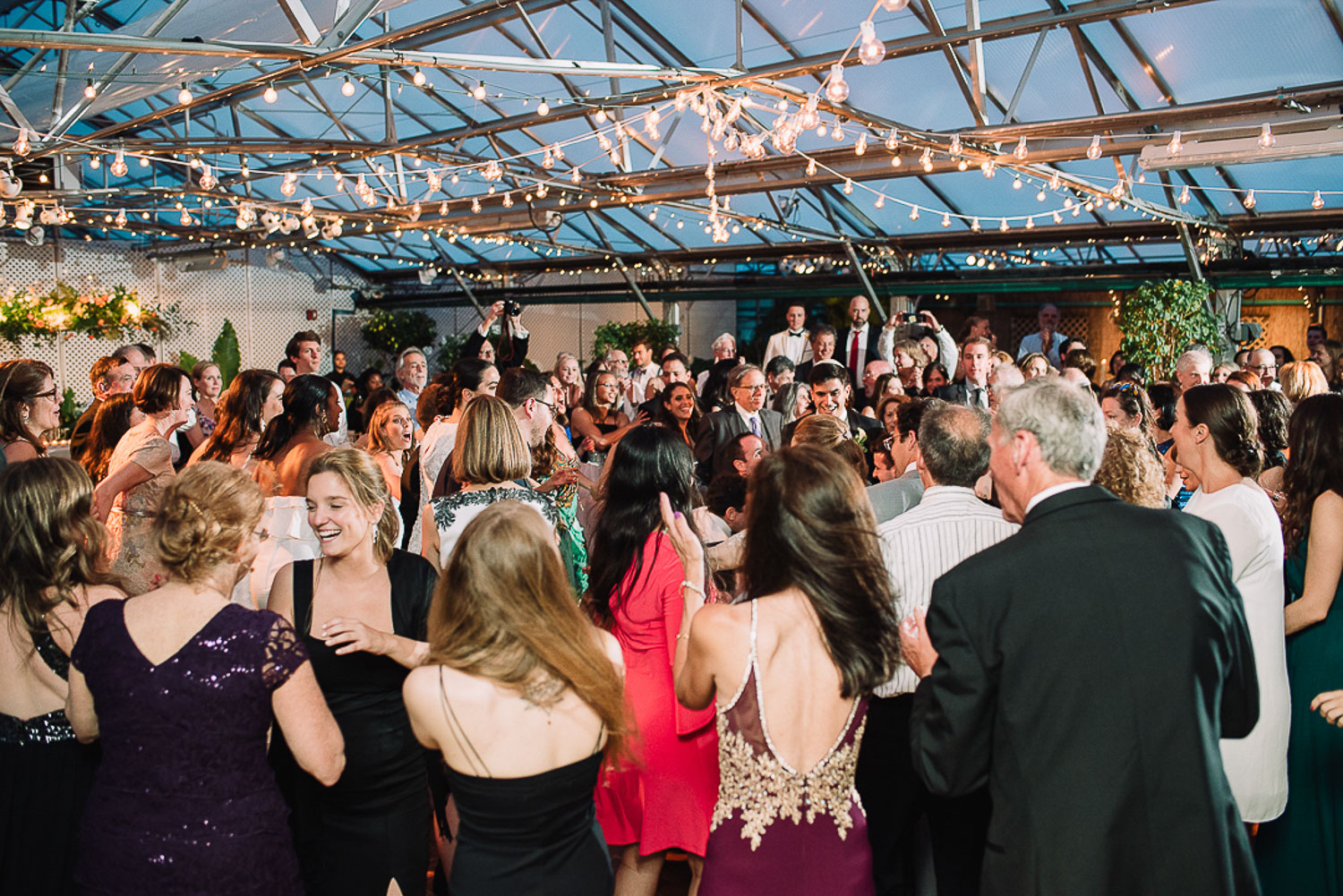 104ninalilyphoto-philadelphiawedding-horticulturecenter-thalblog.jpg