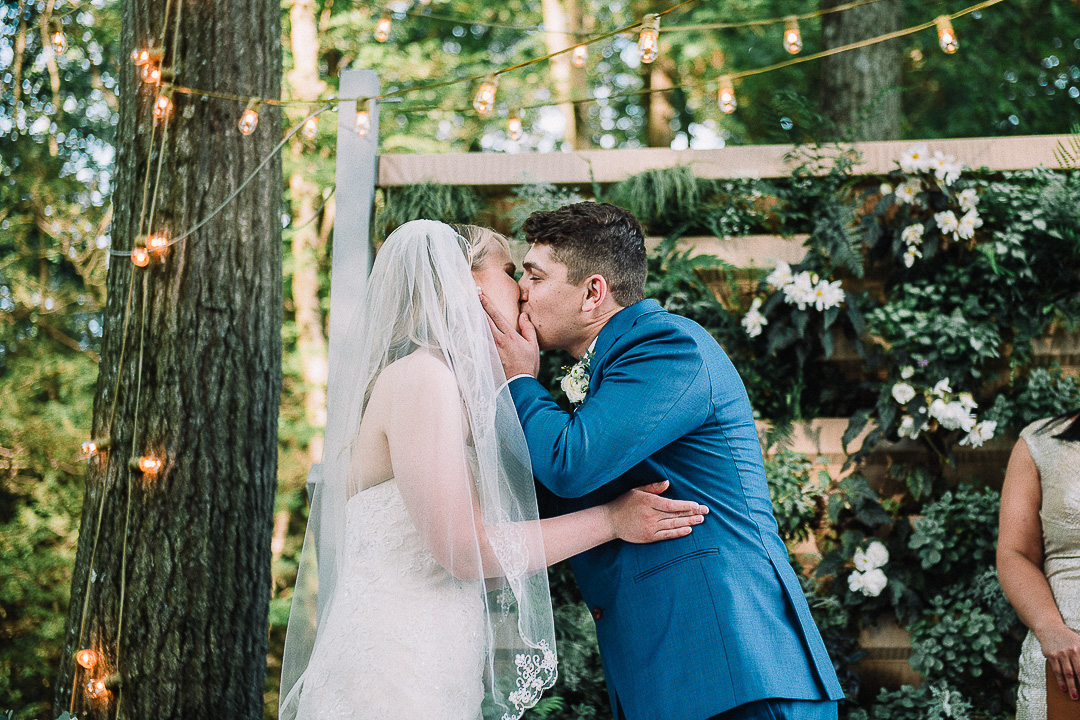 162ninalilyphoto-shawneeinn-promiseridge-microwedding-puglieseblog.jpg