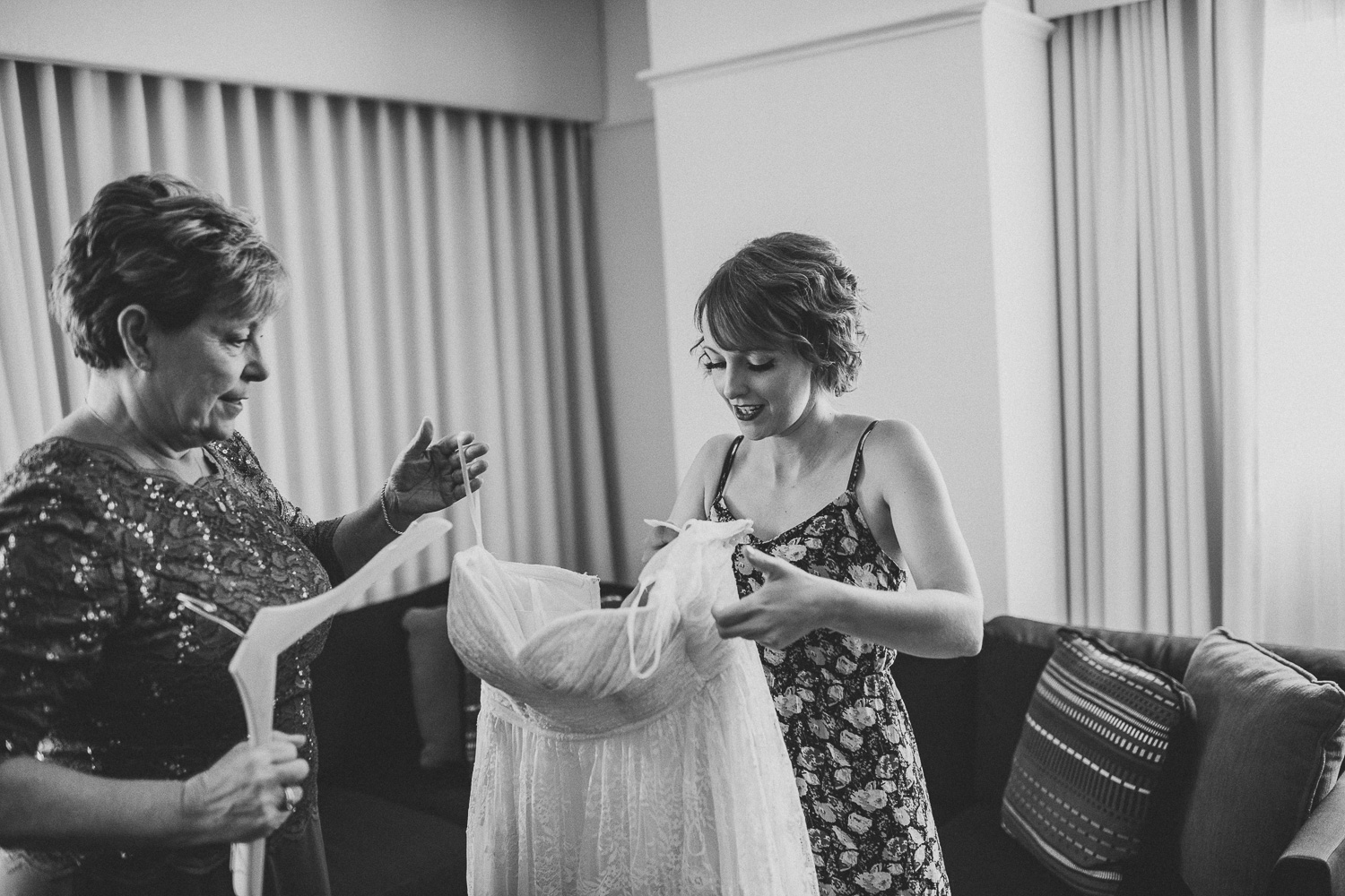 010ninalilyphoto-fleisherartmemorialphiladelphiapawedding-richmanblog.jpg