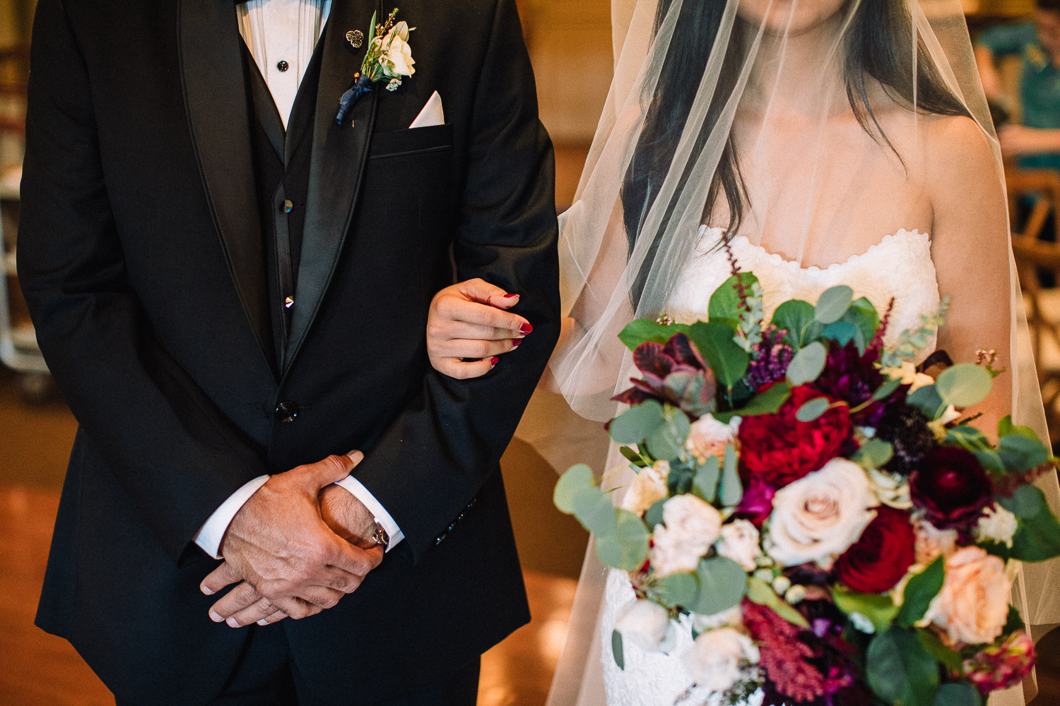 071ninalilyphoto-weisman-westernceremony-woodlochresortwedding.jpg