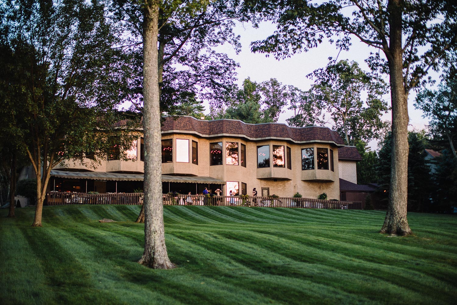 117ninalilyphoto-weisman-westernceremony-woodlochresortwedding.jpg