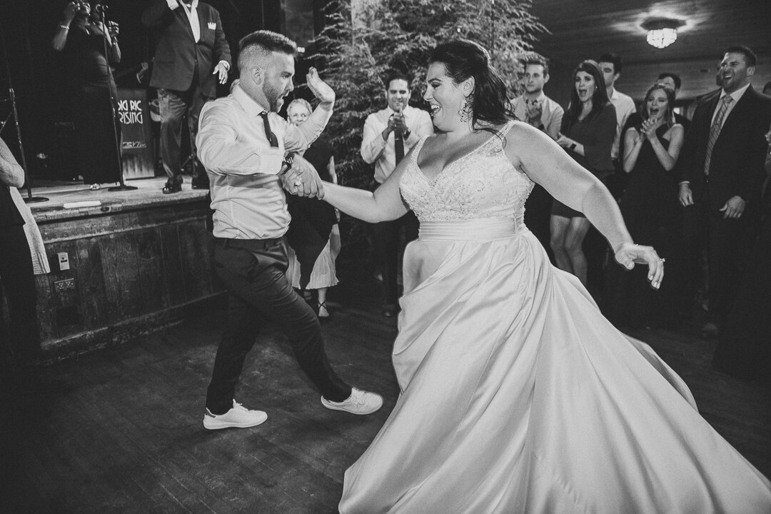 121ninalilyphoto-donato-poconolakepreserve-poconopaweddingblog.jpg