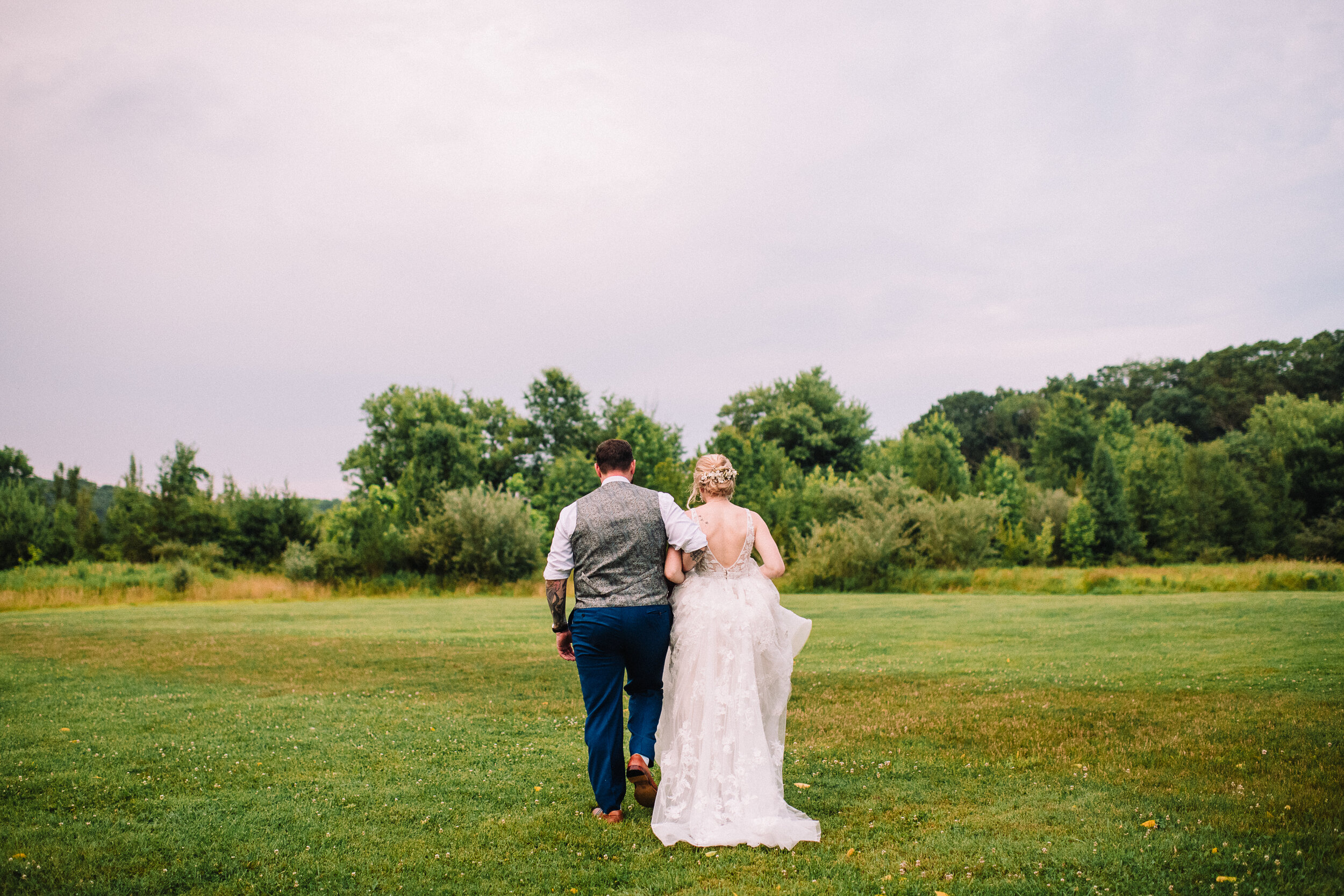 120ninalilyphotography-innatbarleysheaffarmwedding-jillian+davidblog.jpg