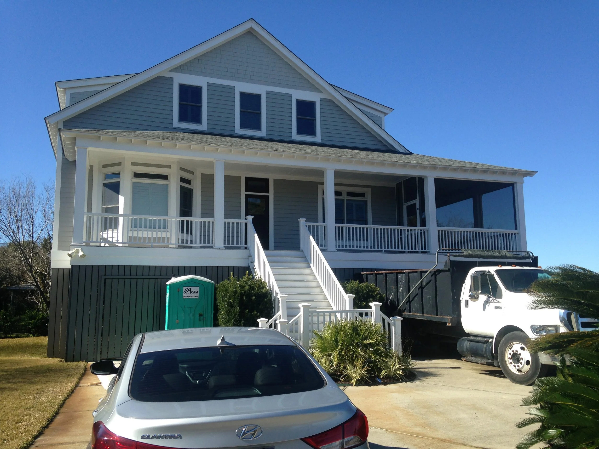  With guidance from Meadors, the clients purchased a home originally built in 2001. They were looking to modernize the home while maintaining a island vibe.  