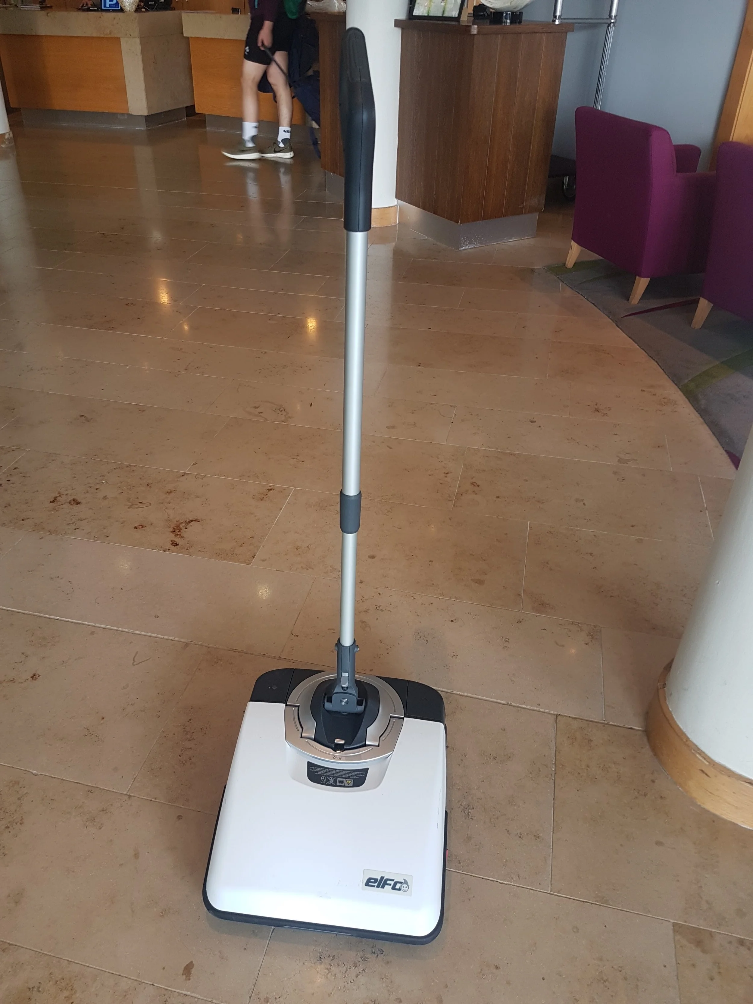 Elfo lithium battery scrubber dryer