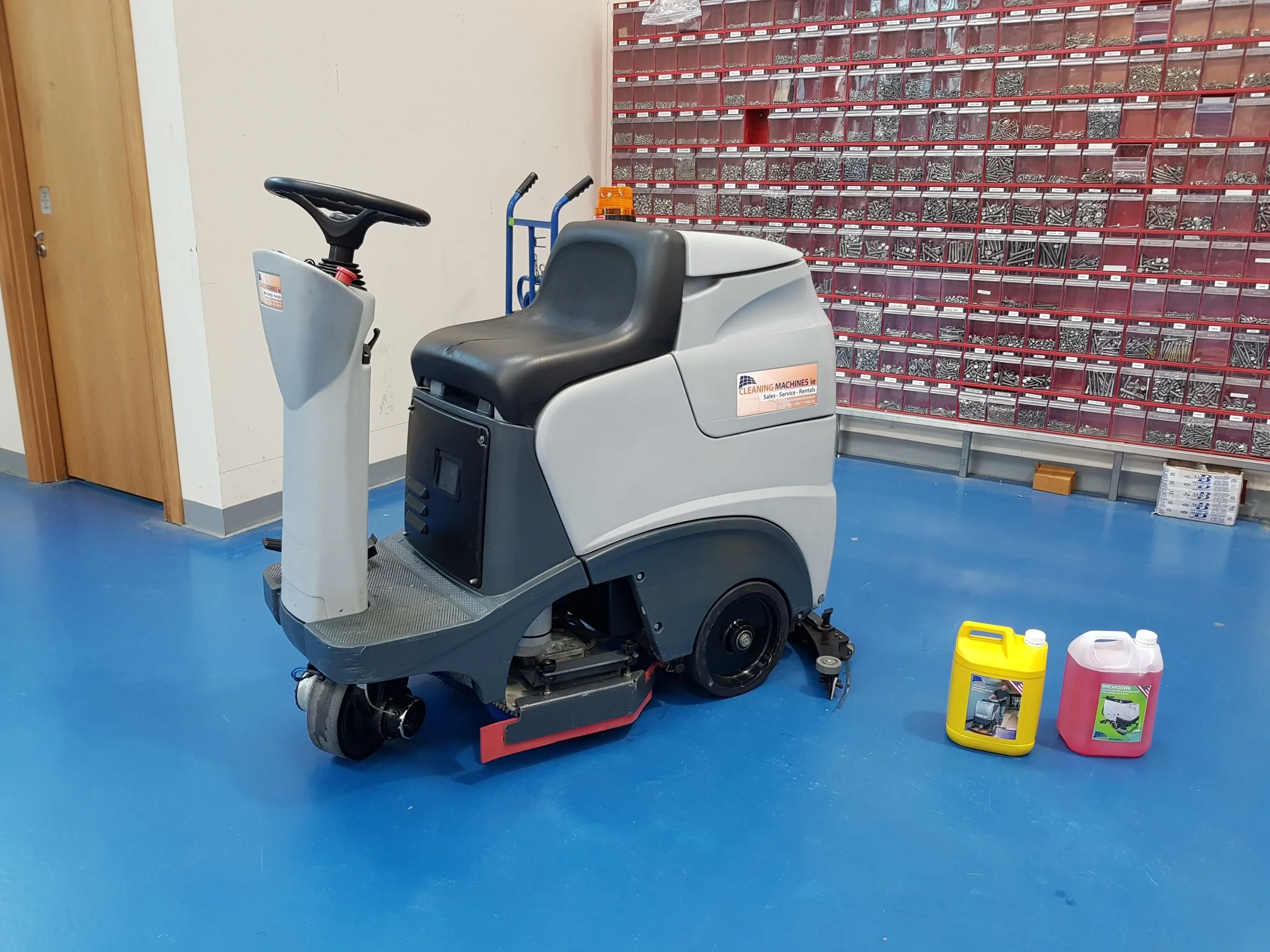 Nilfisk BR601 rider scrubber dryer 
