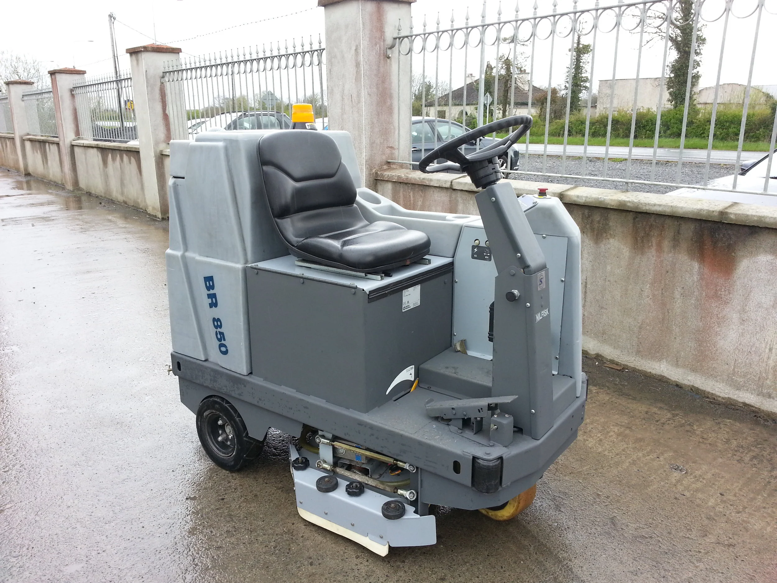 Nilfisk BR850 rider scrubber dryer