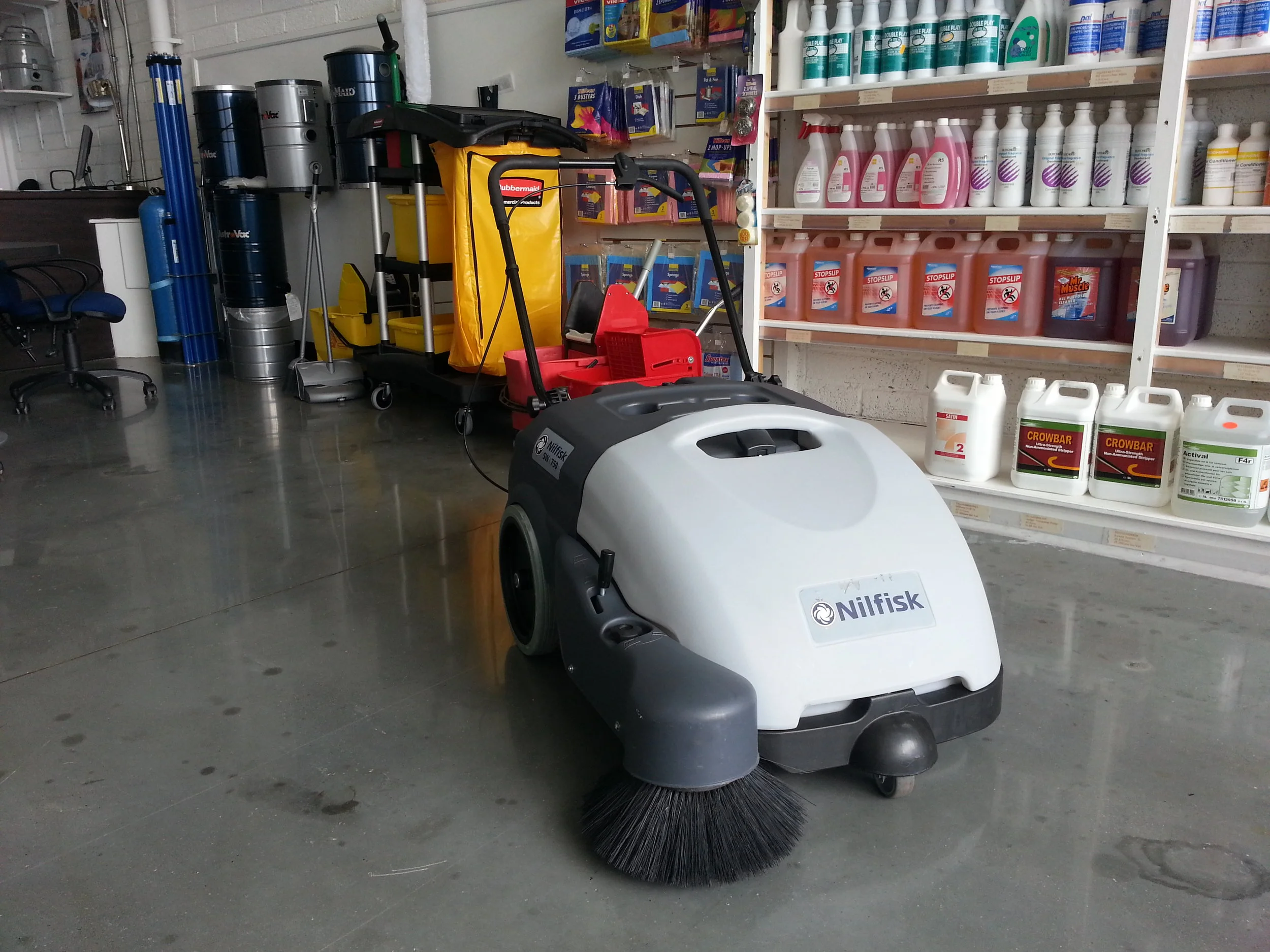 Nilfisk SW750S walk behind sweeper