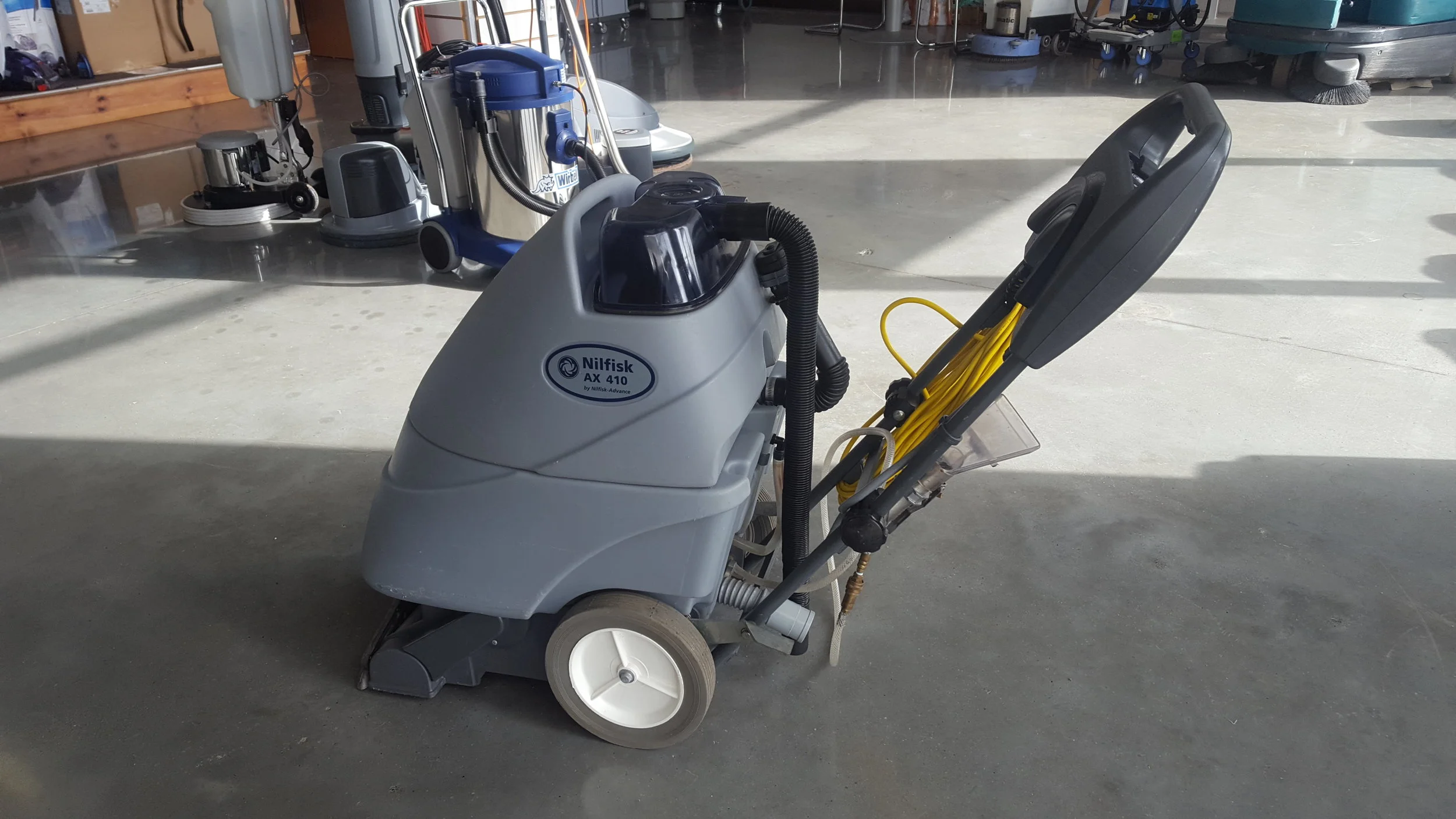 Nilfisk AX410 carpet extractor