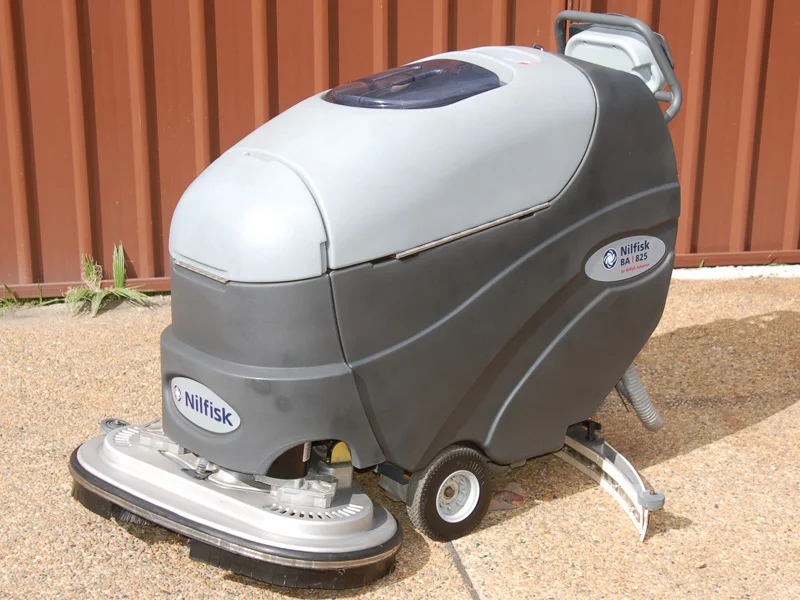 Reconditioned Nilfisk BA725 scrubber dryer