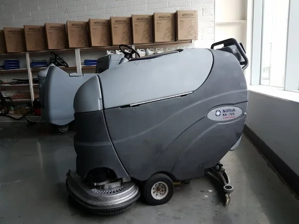 Reconditioned Nilfisk BA625 scrubber dryer