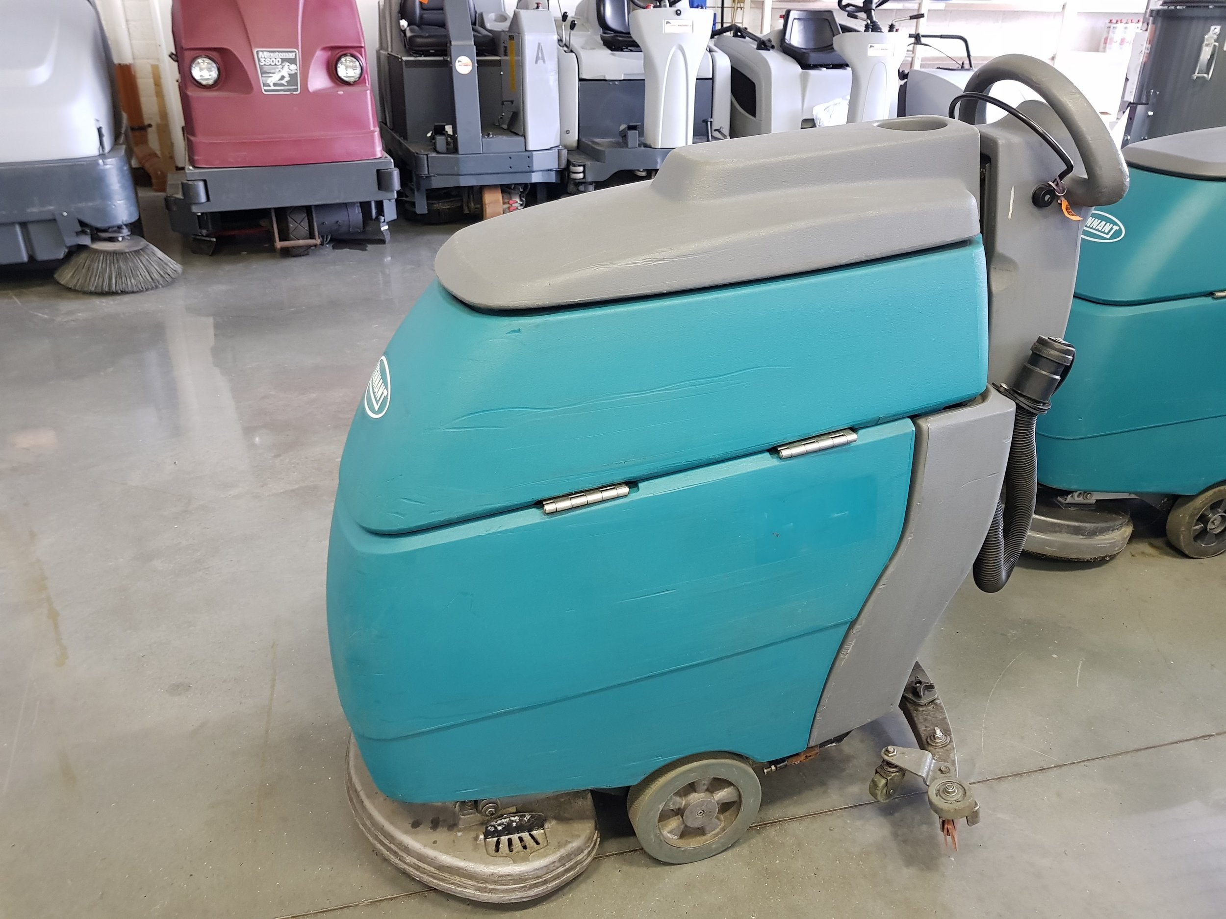 Tennant T3 Scrubber dryer