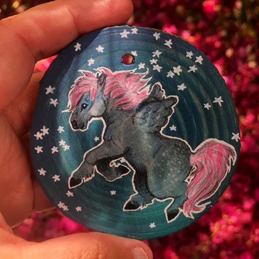 Another little pony, this time with wings. 

#pegasus #ponyart #magicalmarch #mythicalcreatures #chibiart #handpainted #cuteart #cottoncandyhair #illustrationartists #pinkaesthetic #artwork #myart #wipwednesday #arteveryday #kawaiiart #tinyart