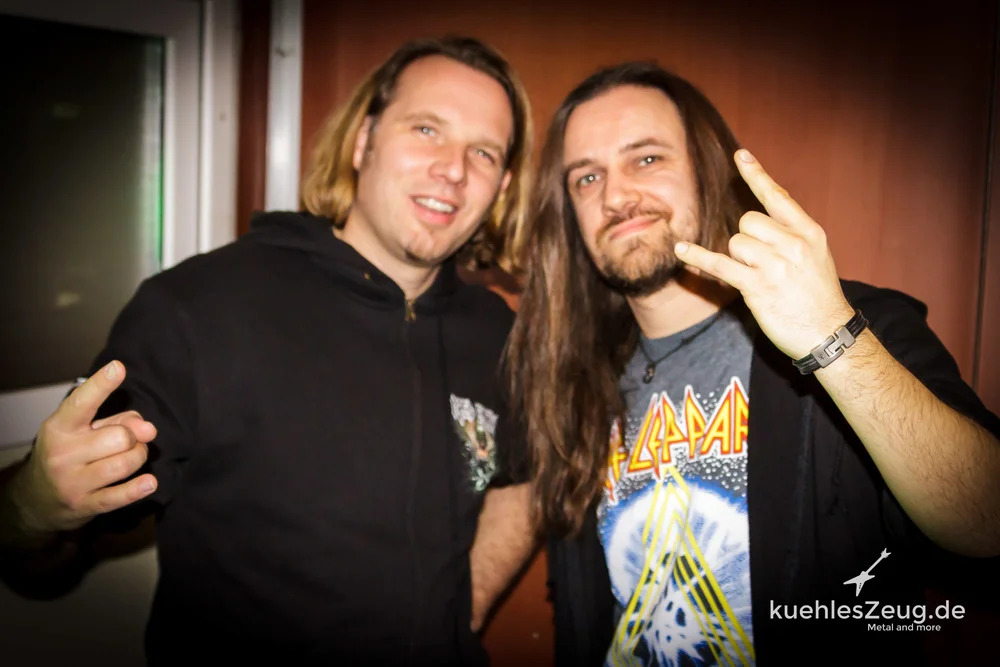 Touralltag, symphonische Proben (virtuell) und kalte Schwimmbäder: Steven Wussow von Xandria im Gespräch