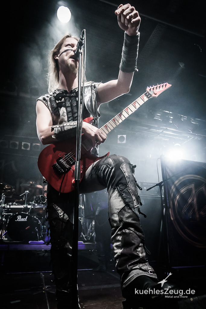 ENSIFERUM - MEHR BILDER