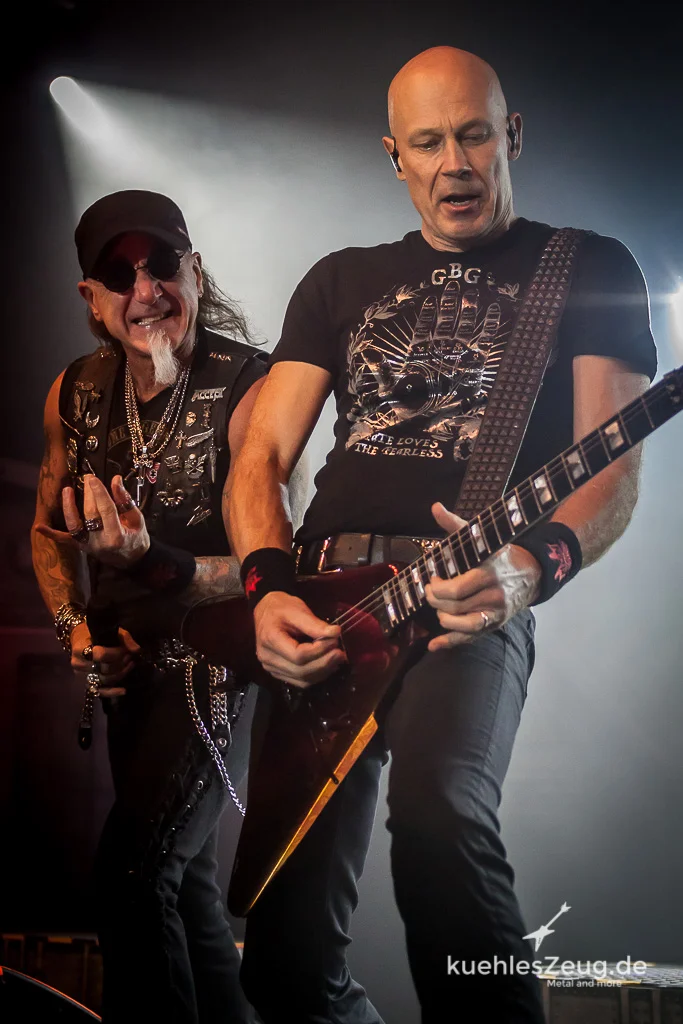 Accept - Mehr Fotos