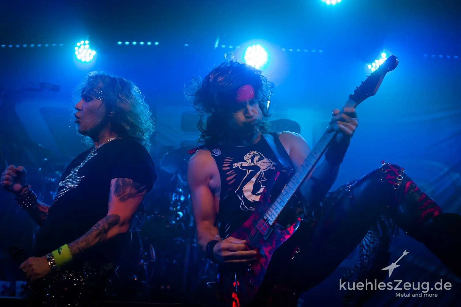 Fang den Hut mit Michael: wir gehen in die Sauna mit Steel Panther