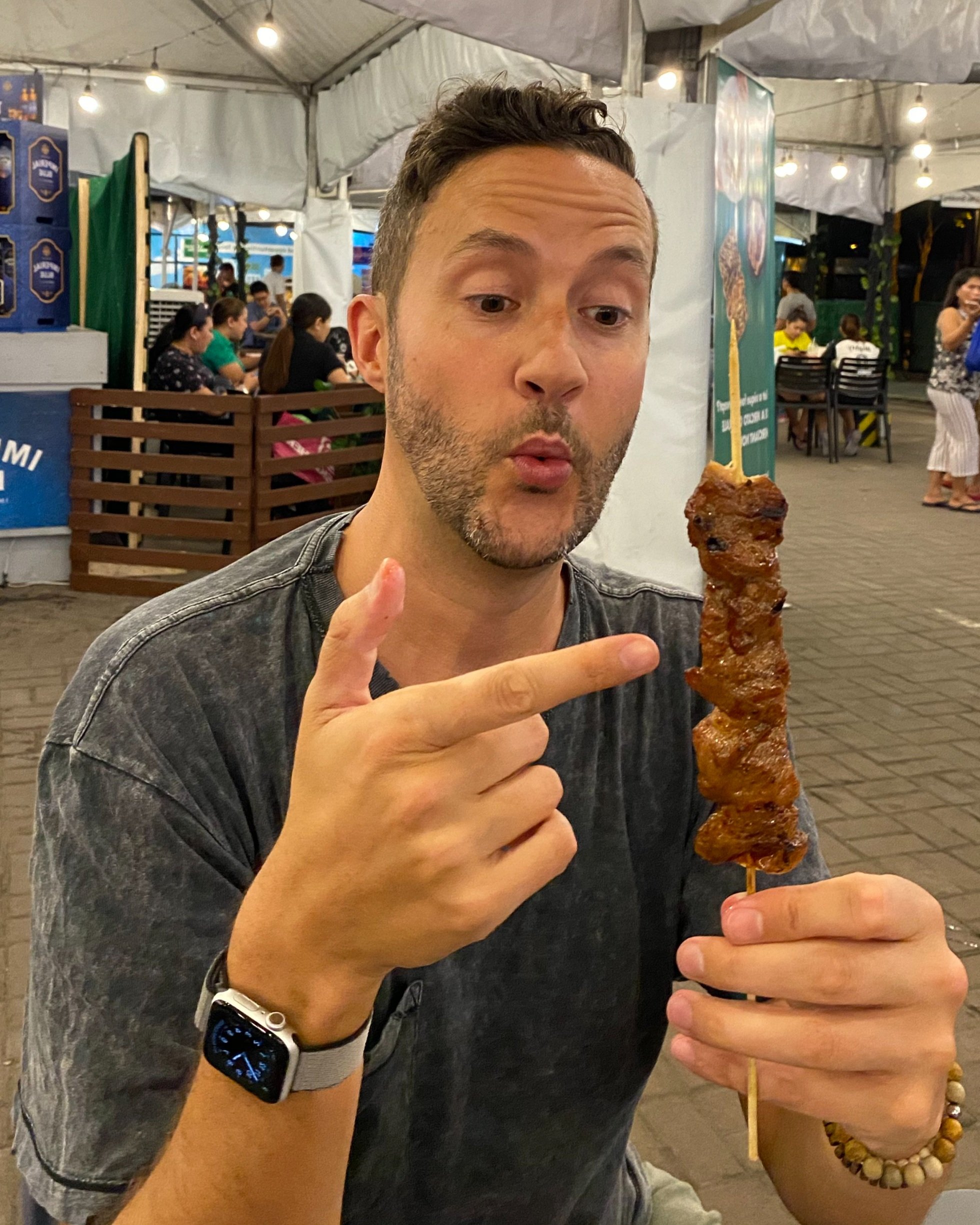 Best Street food to try in Manila, Philippines, what to eat at mercato