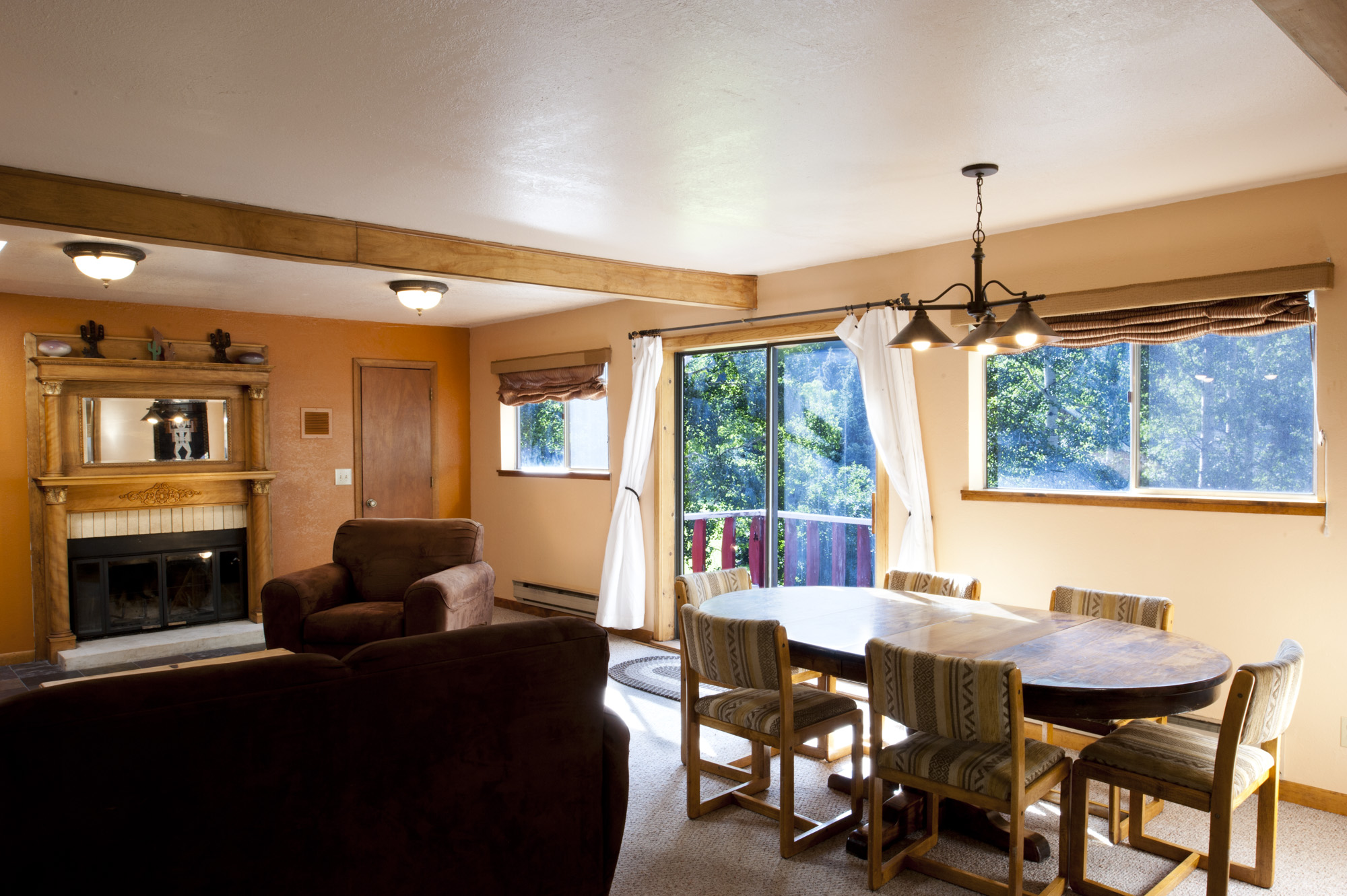 Chair_Mountain_RanchUpstairs-Livingroom1.jpg