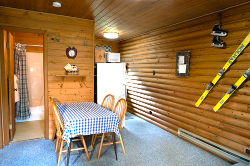 Cabin2-Livingroom1.jpg