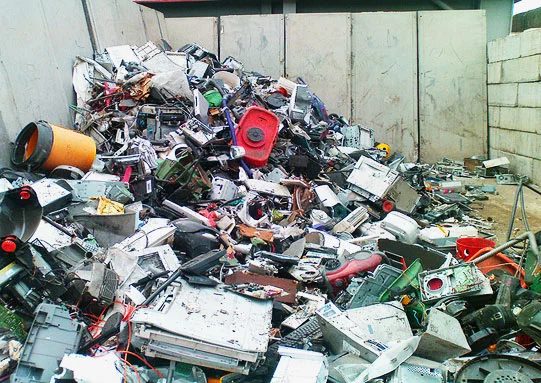 00-00-11-junk-pile-gold-rush.jpg