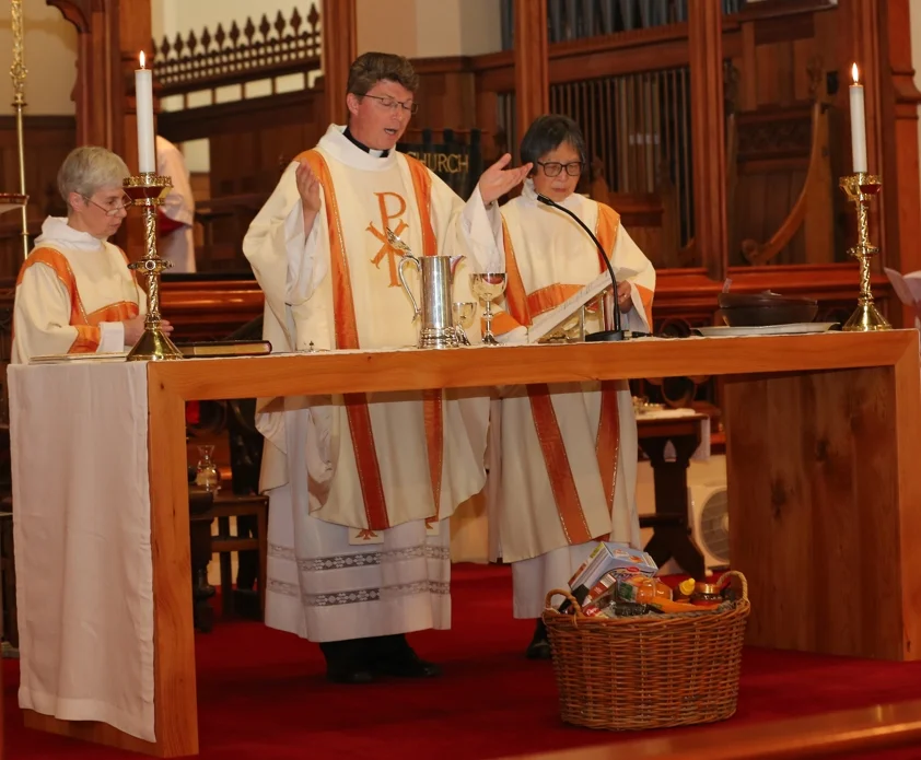 Offertory food basket
