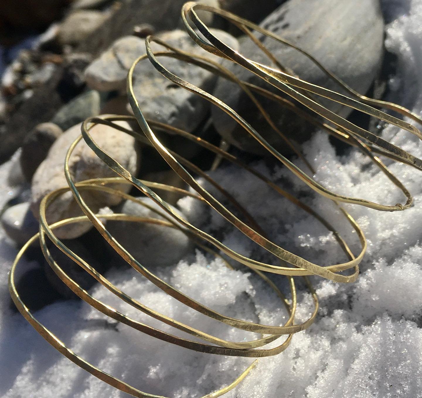 ✨GOLD HOLDS THE FREQUENCY OF THE SUN✨  and the energy of the sun (gold) is within us all whether we realize it or not.  And, it is up to us to let our sun/gold shine through&hellip;this energy that pulses within our bodies is our life force&mdash;PRA