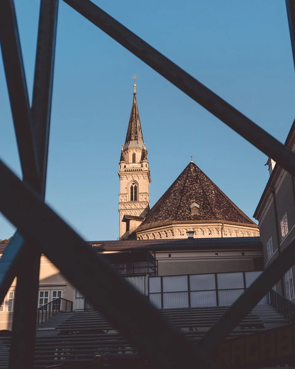 Street-photography-in-Salzburg-with-Leica-Dlux-8