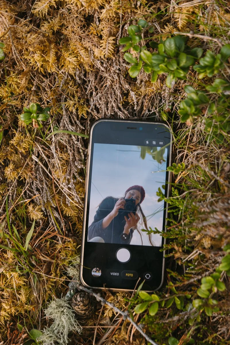 Leica-Girl-in-Austrian-alps