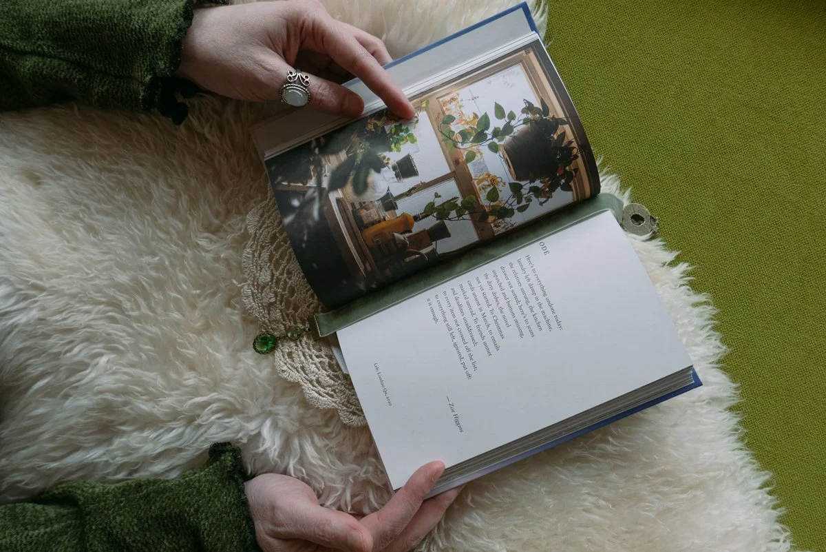 Workation_Reading-a-book