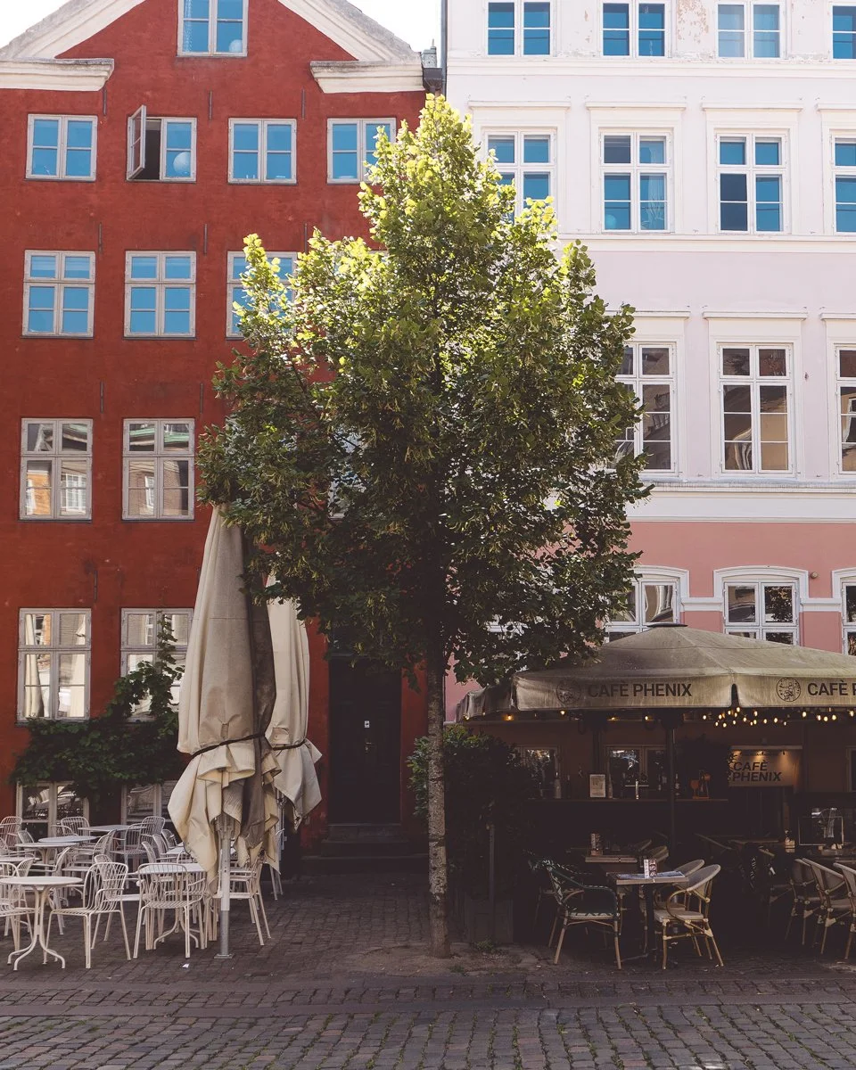 Colourful-houses-in-Copenhagen_travel-blog