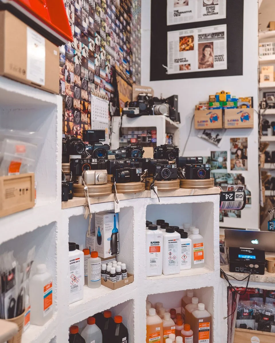 Film-photography-and-lab_in-Budapest_Café-Analog