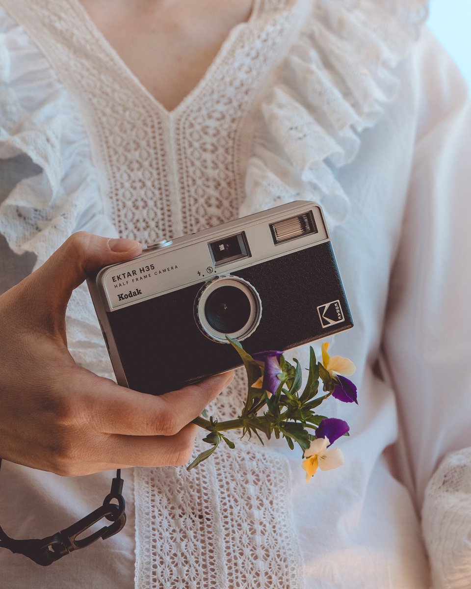Analogue-half-frame-camera-Kodak-Ektar-H35-review
